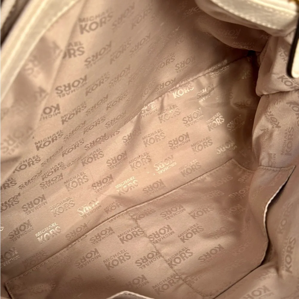 Michael Kors white Hamilton‎ bag pre loved
